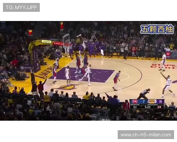 “湖人队逆转险胜，詹姆斯再现高光时刻”，詹姆斯湖人出场视频2020