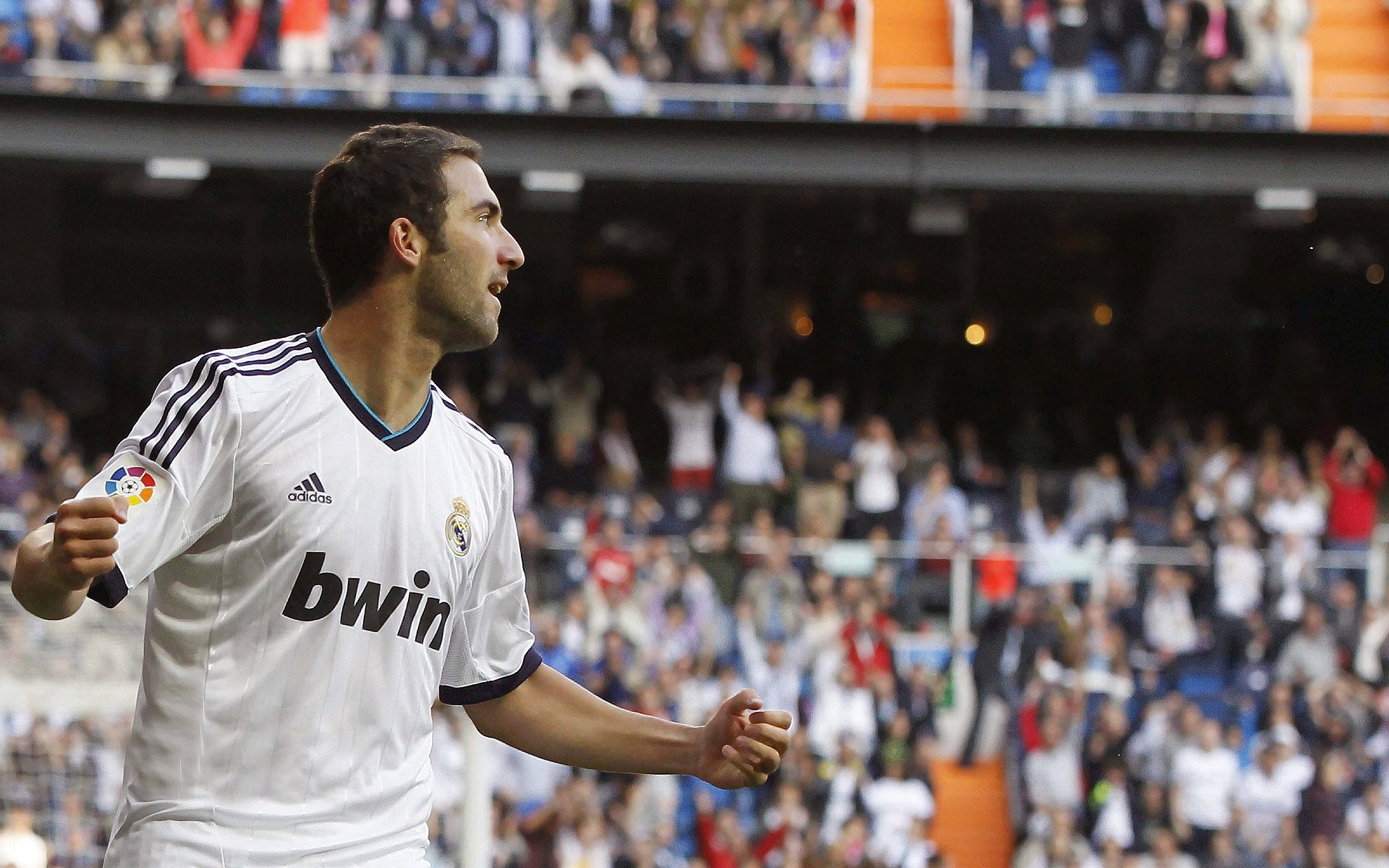 米兰 MILAN GAME-“亚戈·卡尔曼：阿根廷橄榄球的未来巨星，值得期待的全能球员”